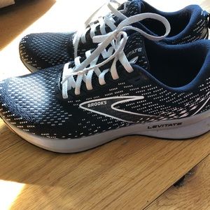 Levitate 5 brooks running shoes